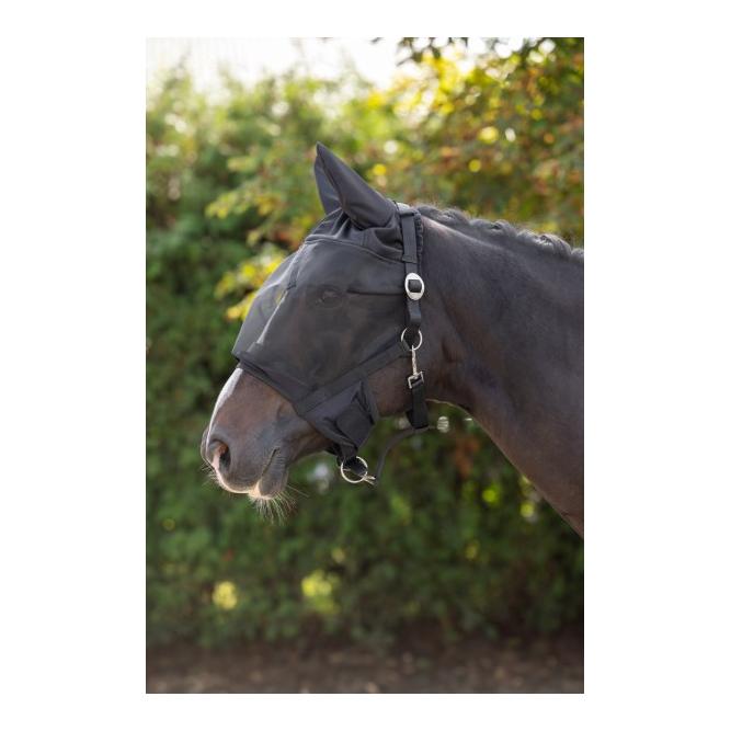 Halfter mit integrierter Fliegenschutzmaske
